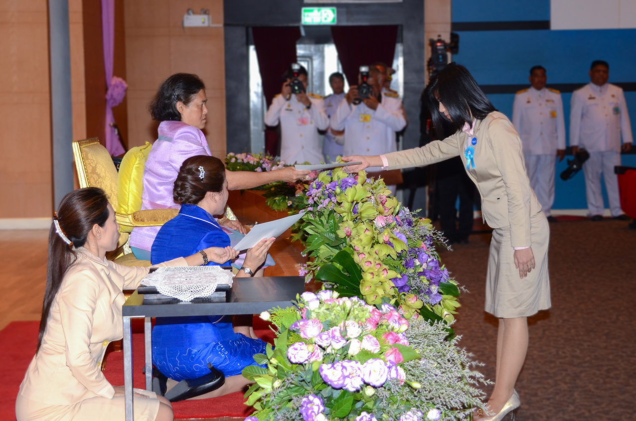 PAC เข้ารับพระราชทานรางวัล ชนะเลิศการประกวดออกแบบผลิตภัณฑ์เชิงนิเวศเศรษฐกิจ แห่งประเทศไทย ประจำปี 2555  ( Eco Design Awards 2555 )